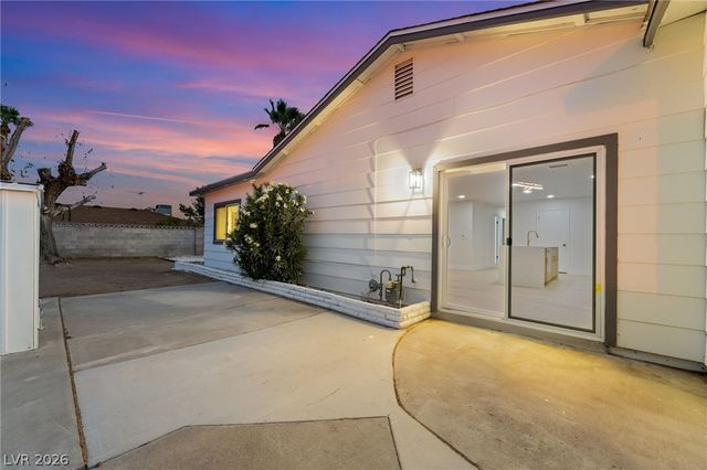 3869 Monthill Avenue, Las Vegas, NV 89121
