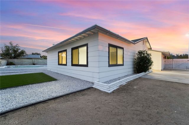 3869 Monthill Avenue, Las Vegas, NV 89121