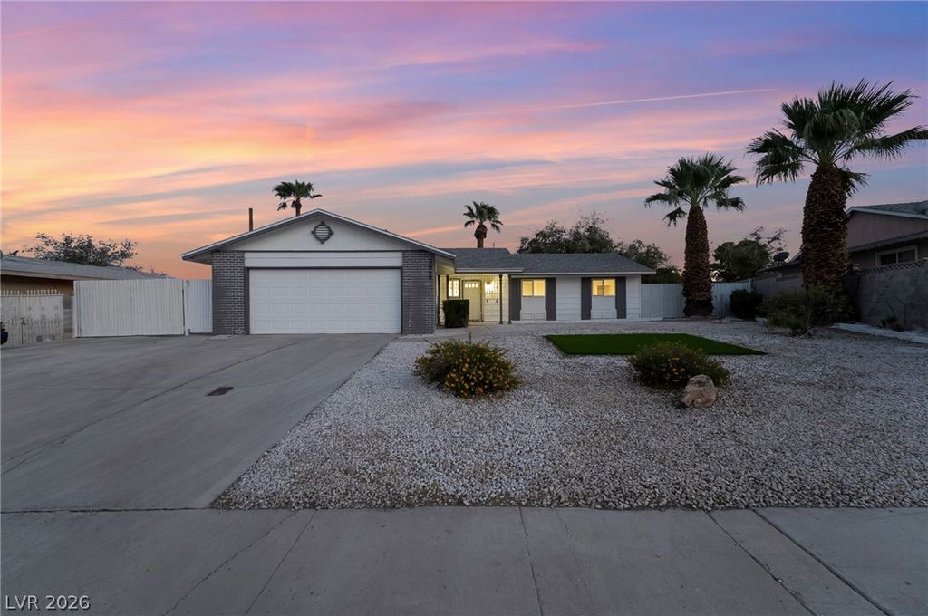 3869 Monthill Avenue, Las Vegas, NV 89121 — photo 2