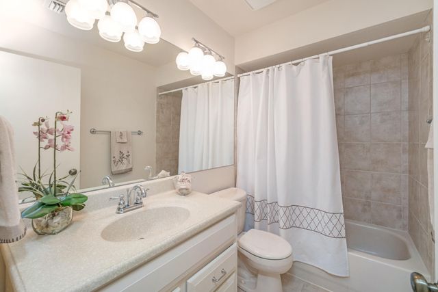 135 Old Meadow Way, Palm Beach Gardens, FL 33418