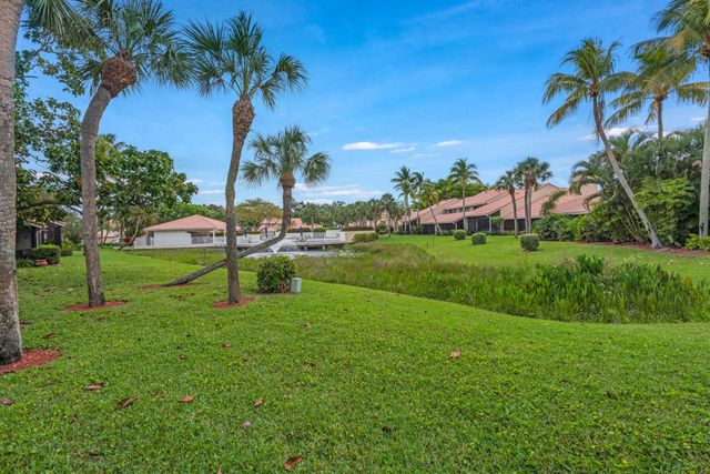 135 Old Meadow Way, Palm Beach Gardens, FL 33418