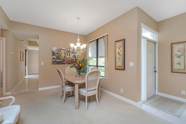 135 Old Meadow Way, Palm Beach Gardens, FL 33418
