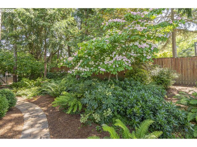 1116 Sw RUSS Ln, Mc Minnville, OR 97128