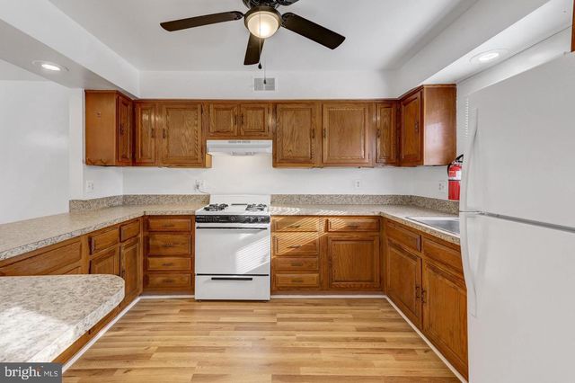 316 S WHITE HORSE PIKE, Lindenwold, NJ 08021