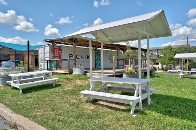 412 Krebs LN, Austin, TX 78704