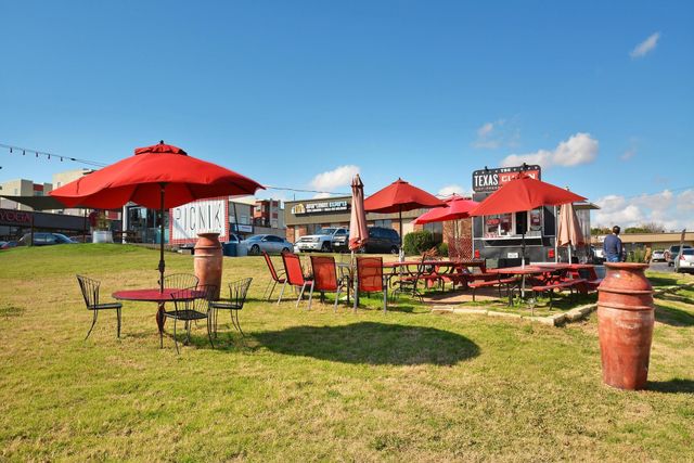 412 Krebs LN, Austin, TX 78704