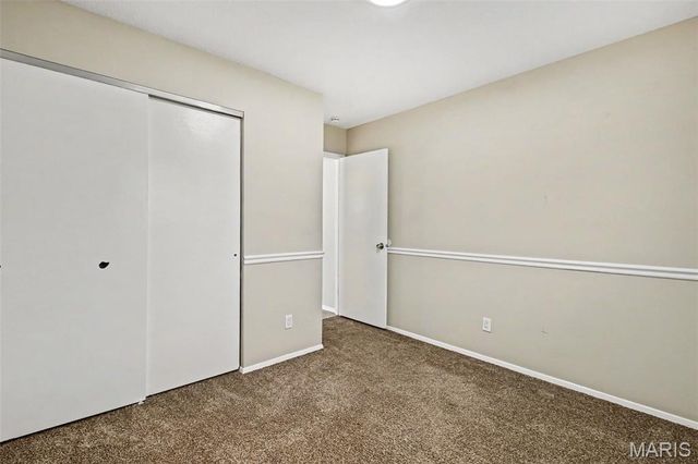 4057 Fox Island Drive, Florissant, MO 63034