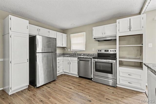 4057 Fox Island Drive, Florissant, MO 63034