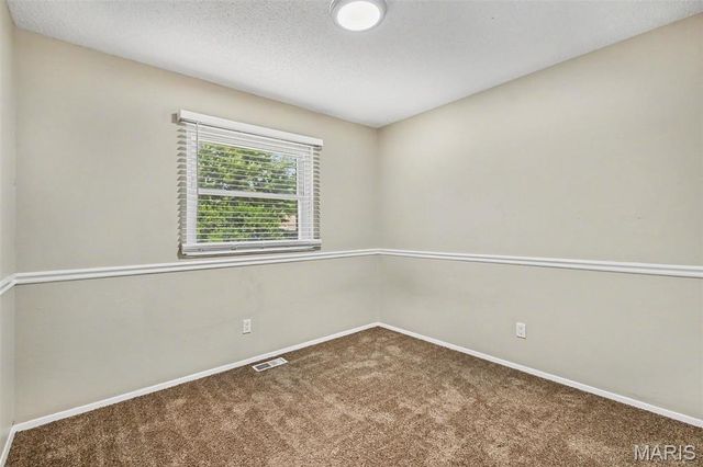 4057 Fox Island Drive, Florissant, MO 63034