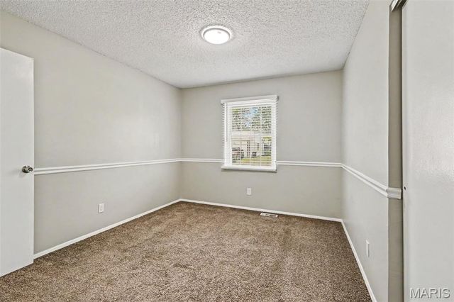 4057 Fox Island Drive, Florissant, MO 63034