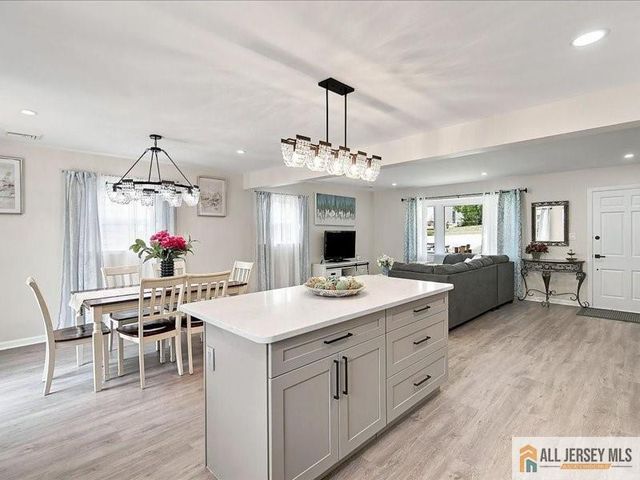 13 Glencourt Avenue, Edison, NJ 08837