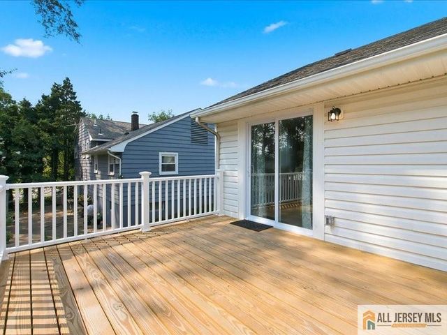 13 Glencourt Avenue, Edison, NJ 08837