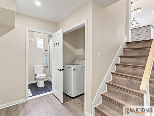 13 Glencourt Avenue, Edison, NJ 08837