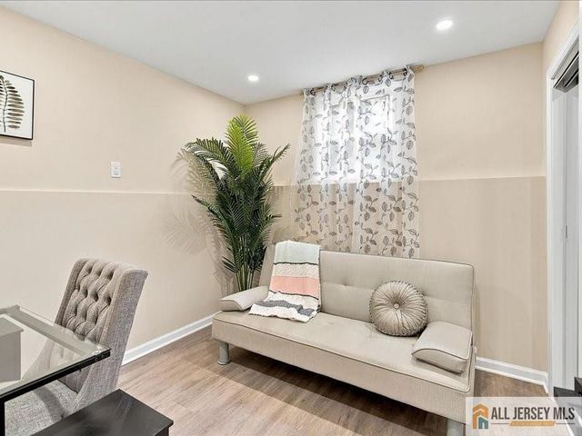 13 Glencourt Avenue, Edison, NJ 08837