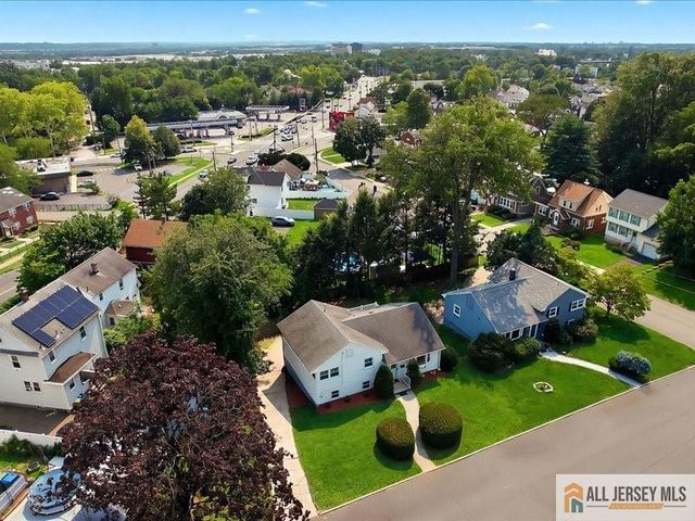 13 Glencourt Avenue, Edison, NJ 08837