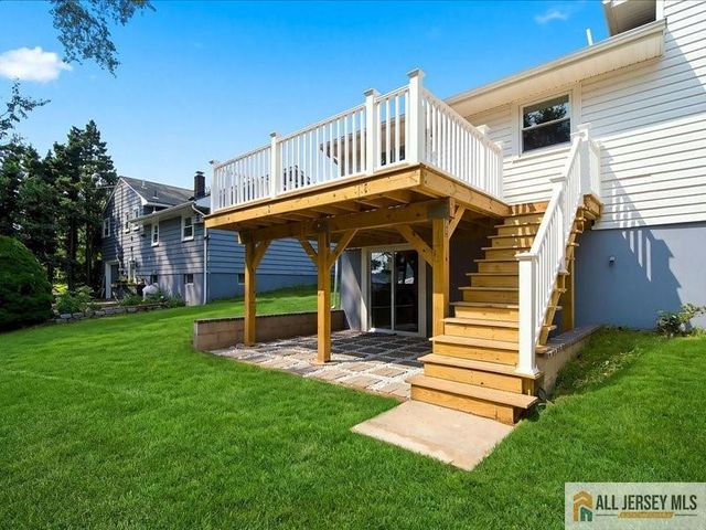 13 Glencourt Avenue, Edison, NJ 08837