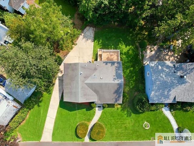 13 Glencourt Avenue, Edison, NJ 08837