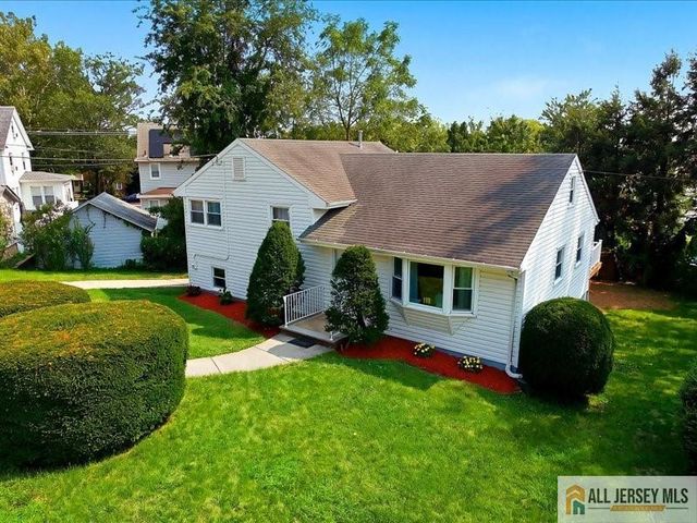 13 Glencourt Avenue, Edison, NJ 08837