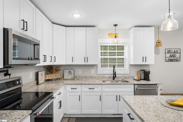6 Heatherly Drive, Greenville, SC 29611