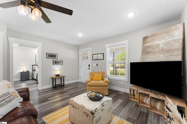 6 Heatherly Drive, Greenville, SC 29611