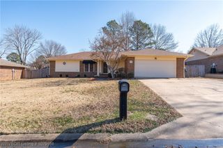1502 N 10th Street, Van Buren, AR 72956
