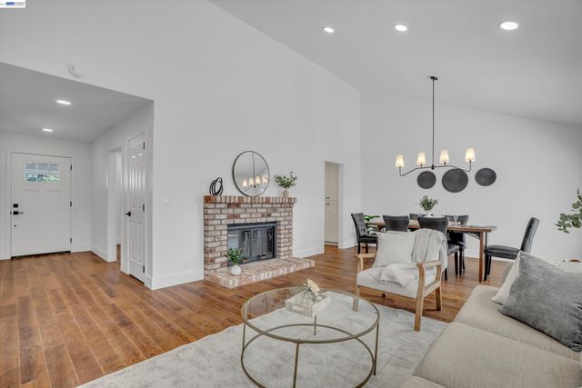 2749 Laramie Gate Cir, Pleasanton, CA 94566