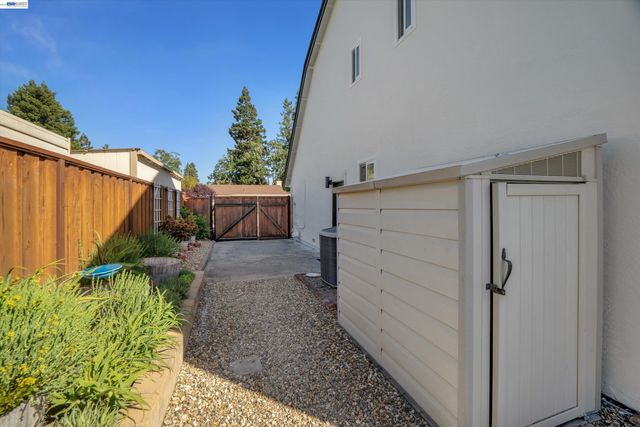 2749 Laramie Gate Cir, Pleasanton, CA 94566