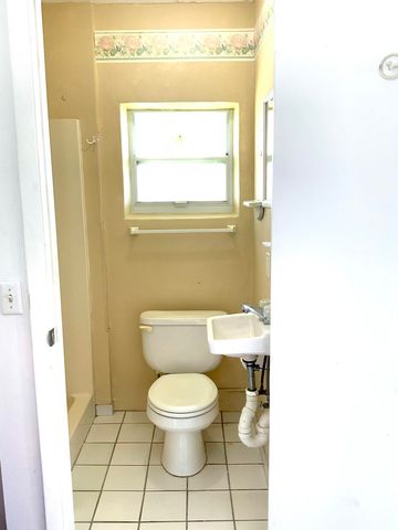 119 SW 10th Court, Boynton Beach, FL 33426