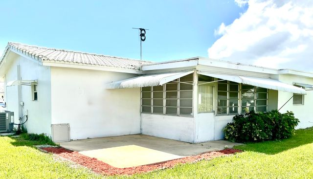 119 SW 10th Court, Boynton Beach, FL 33426