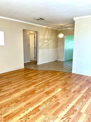 119 SW 10th Court, Boynton Beach, FL 33426