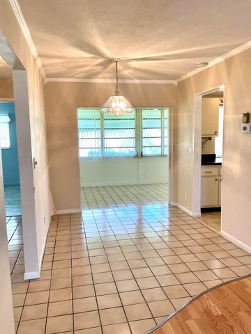 119 SW 10th Court, Boynton Beach, FL 33426