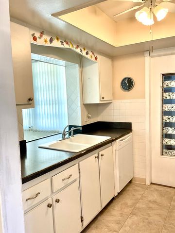 119 SW 10th Court, Boynton Beach, FL 33426