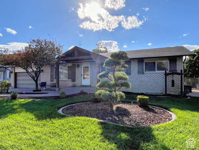 10564 S WEEPING WILLOW DR, Sandy, UT 84092