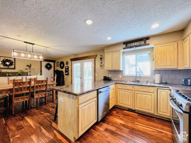 10564 S WEEPING WILLOW DR, Sandy, UT 84092