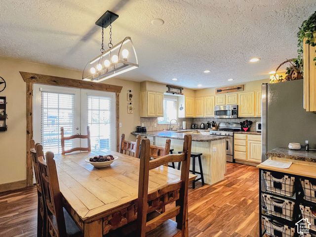 10564 S WEEPING WILLOW DR, Sandy, UT 84092