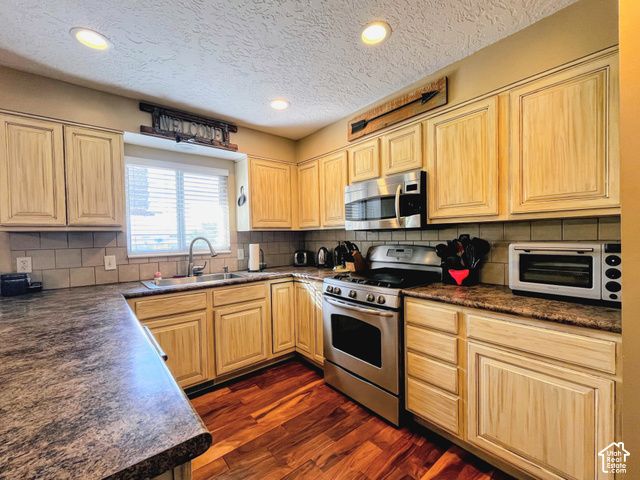 10564 S WEEPING WILLOW DR, Sandy, UT 84092