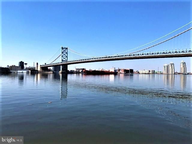 910 POINT ST, Camden, NJ 08102