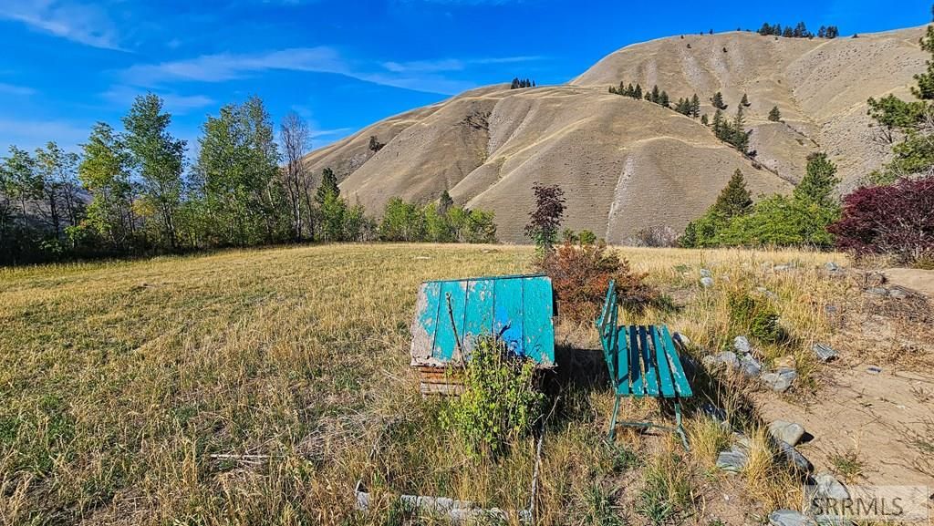 Image 12 of property listing at 53 Runnin Bear Road, Carmen, ID 83462