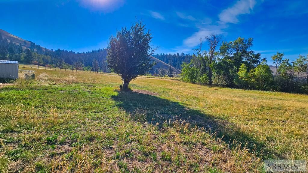 Image 14 of property listing at 53 Runnin Bear Road, Carmen, ID 83462