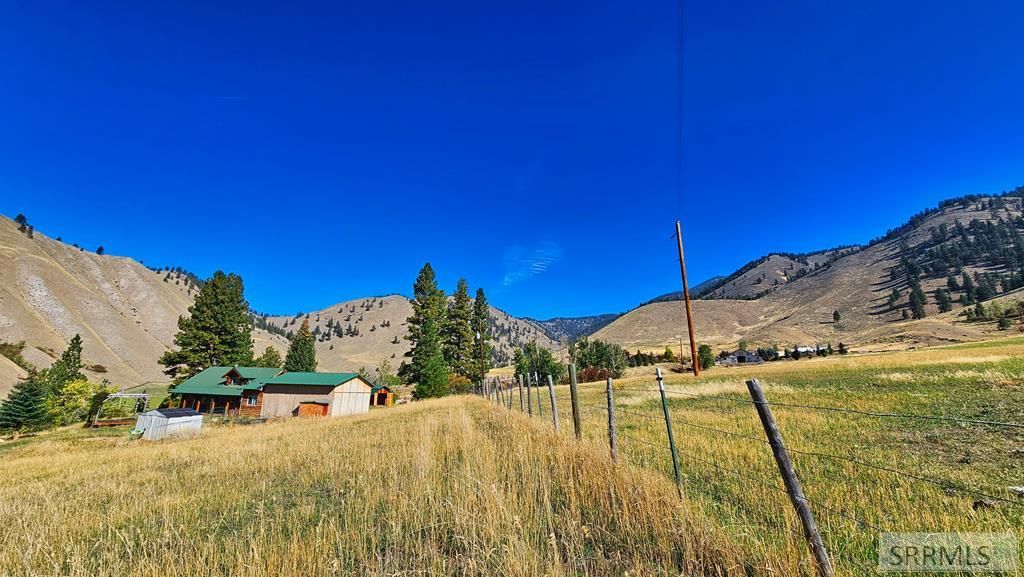 Image 16 of property listing at 53 Runnin Bear Road, Carmen, ID 83462