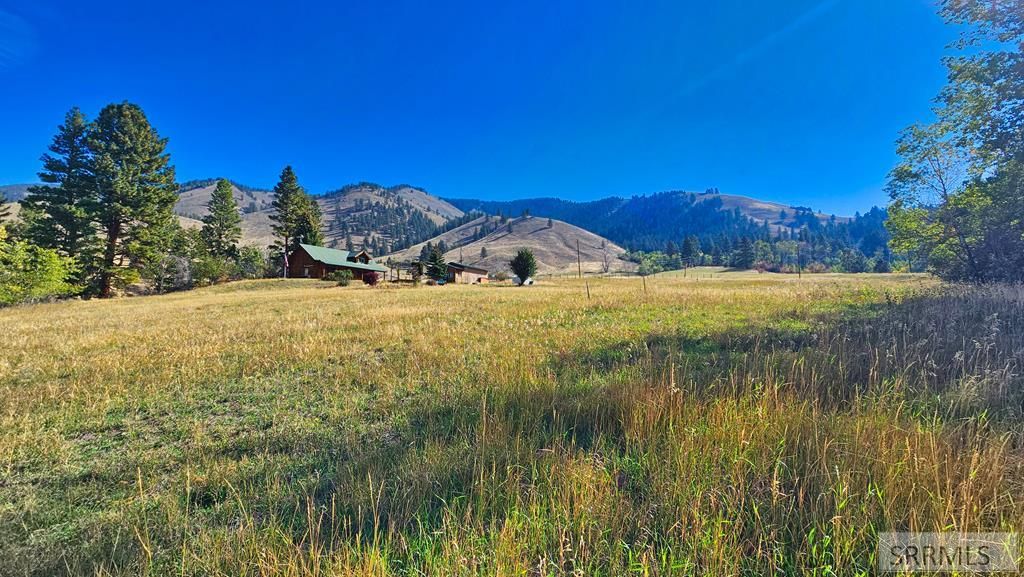 Image 19 of property listing at 53 Runnin Bear Road, Carmen, ID 83462
