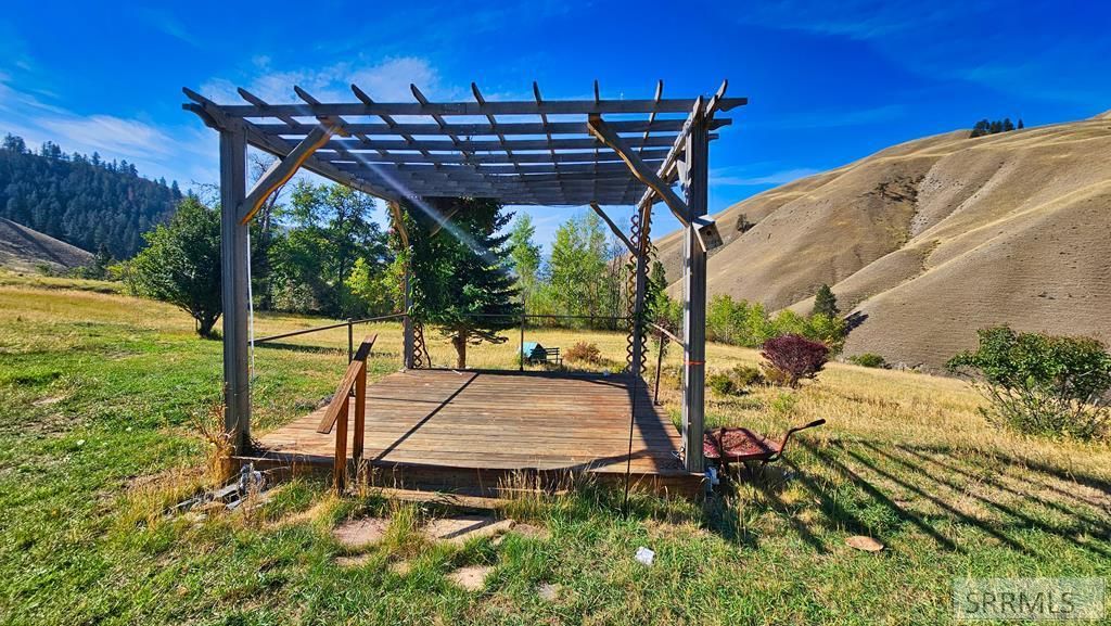 Image 24 of property listing at 53 Runnin Bear Road, Carmen, ID 83462