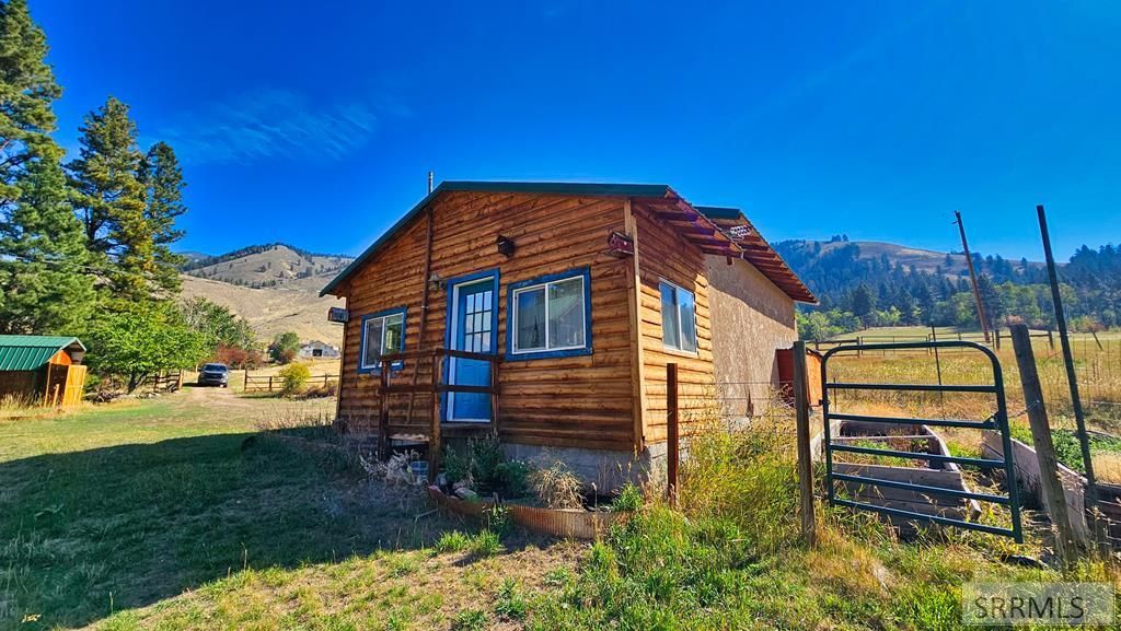 Image 25 of property listing at 53 Runnin Bear Road, Carmen, ID 83462