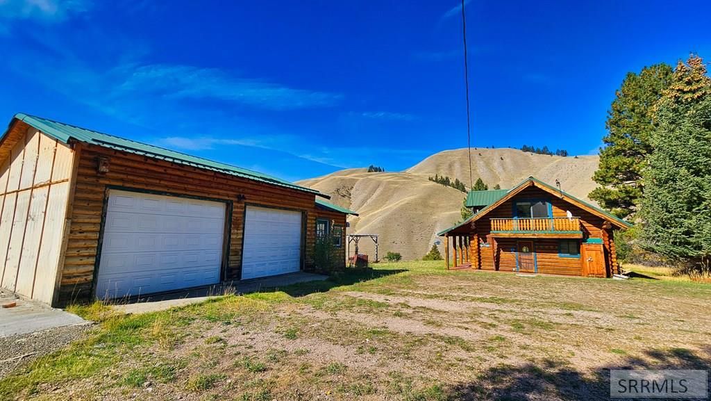 Image 7 of property listing at 53 Runnin Bear Road, Carmen, ID 83462