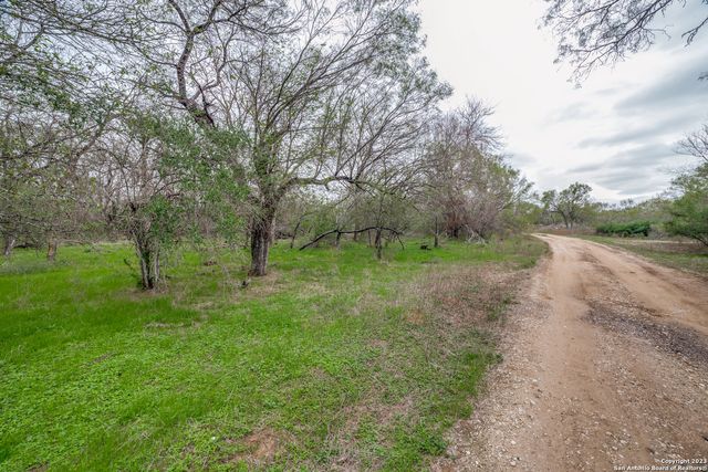 2660 W JETT RD, San Antonio, TX 78264