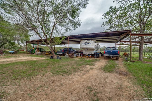 2660 W JETT RD, San Antonio, TX 78264