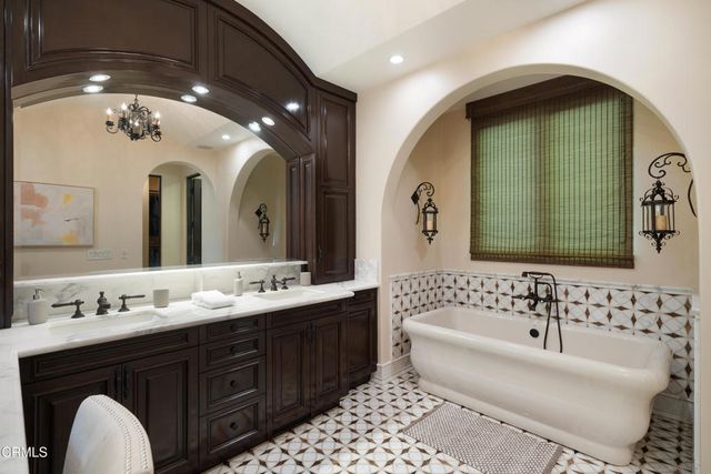 5065 Indianola Way, La Canada Flintridge, CA 91011