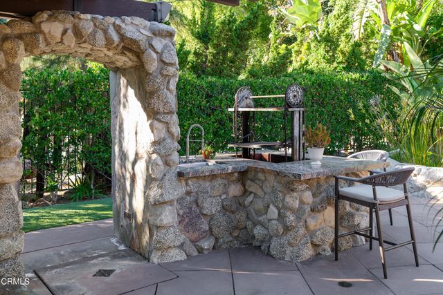 5065 Indianola Way, La Canada Flintridge, CA 91011