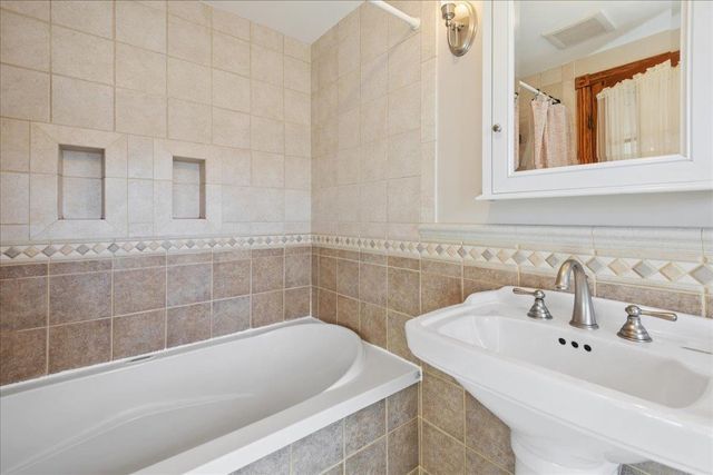26 Rugg Avenue, Milton, VT 05468