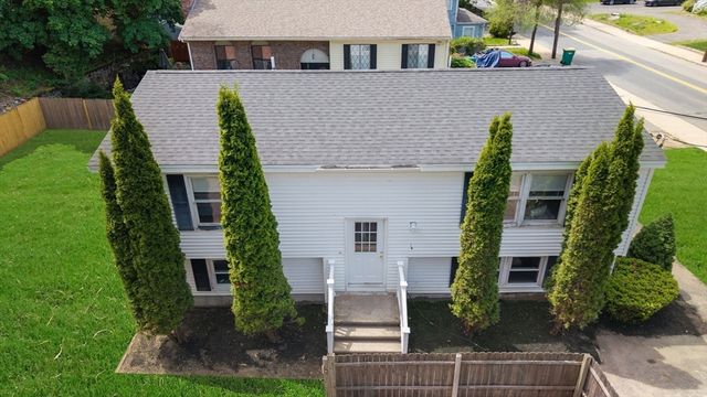 83 Merrimac St, Woburn, MA 01801
